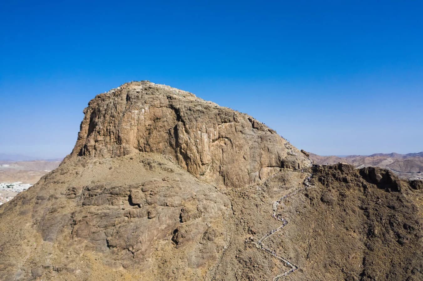 A 2026 Guide to Climbing Jabal al-Noor: Best Timings, Physical Readiness, and Spiritual Significance
