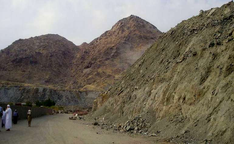 Jabal Thawr: A 2026 Guide to the Mountain of Divine Protection and Hijrah History